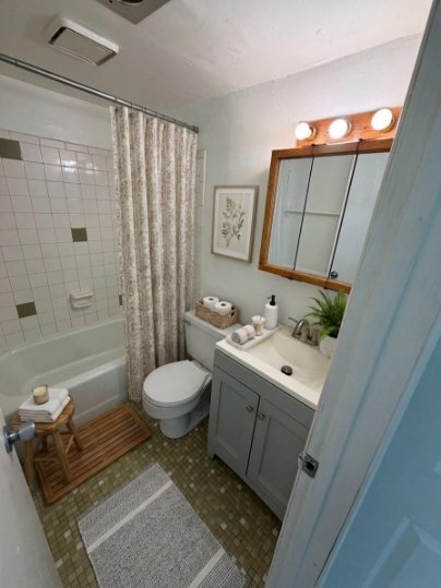 Building Photo - 744 E Michigan Ave