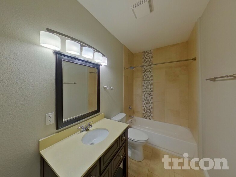 Building Photo - 6697 Cottonwood Tree Dr