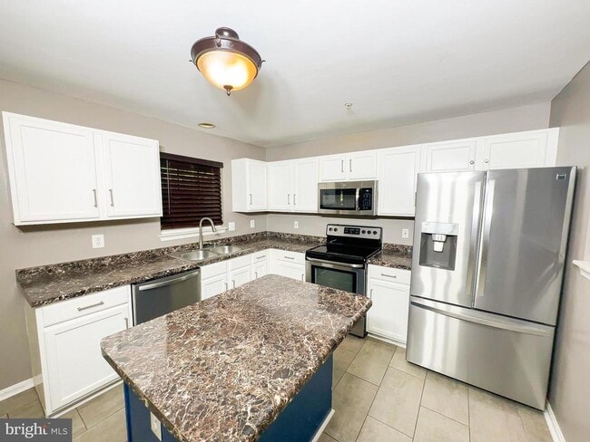 Building Photo - 4826 Buxton Cir