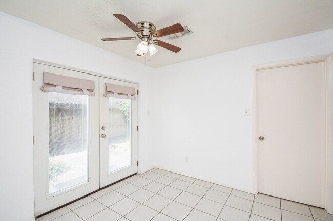 Building Photo - 1116 Murrayhill Dr