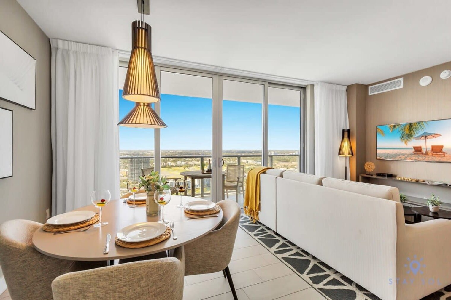 Building Photo - 4010 S Ocean Dr