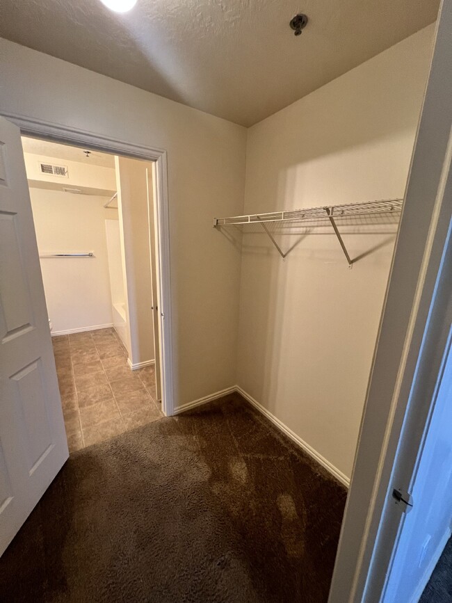 Building Photo - 2bed1bath 0deposit program**