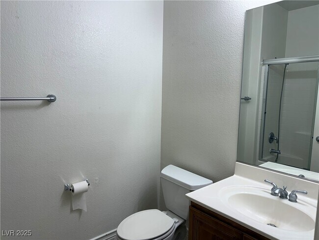 Building Photo - 406 1st on Dr