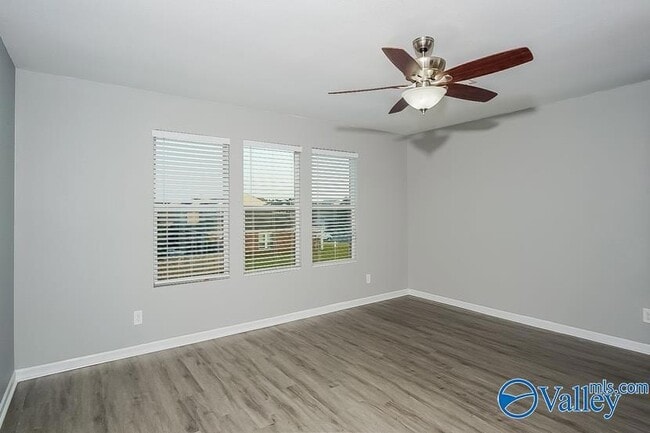 Building Photo - 3703 Avalon Lake Dr SW