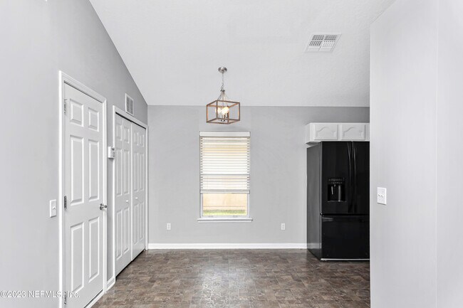 Building Photo - 2167 S Cranbrook Ave