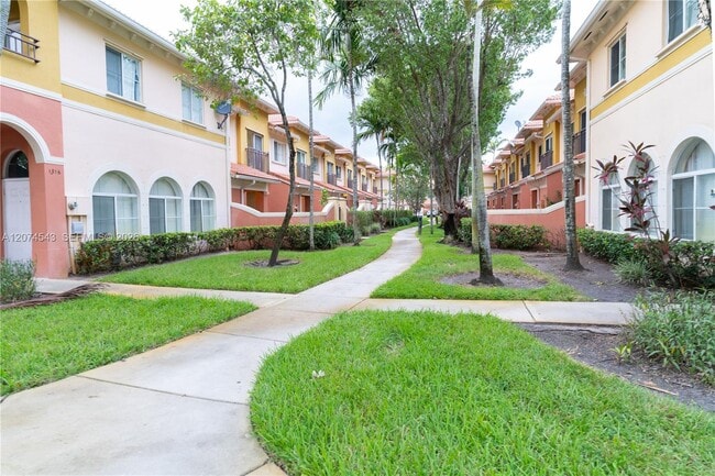 Building Photo - 1410 S Santa Catalina Cir