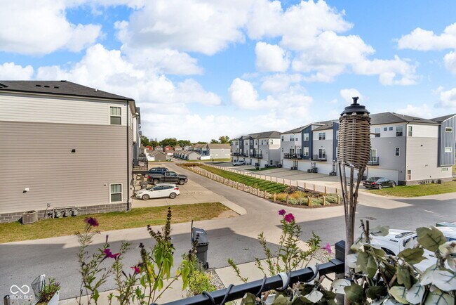 Building Photo - 315 Steeples Blvd