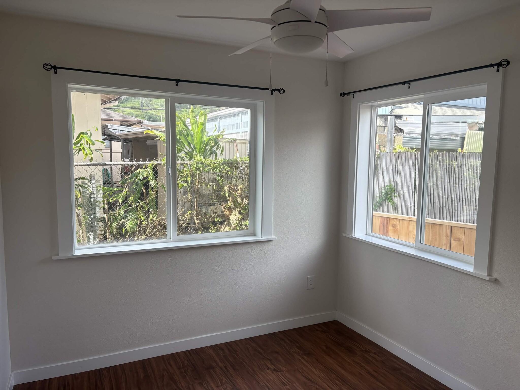 Windows #2 - 1645 Kamehameha IV Rd