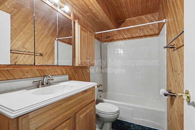 Building Photo - 728 Garland Cir