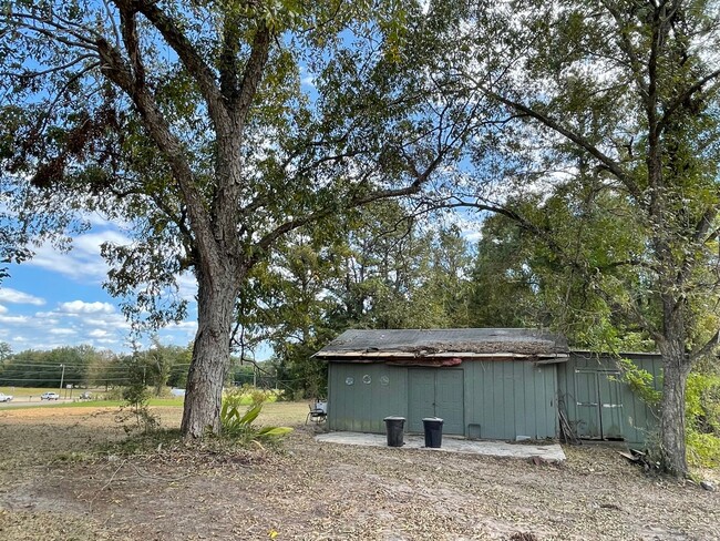 Building Photo - Amazing Country Living 4/2 in Elmore