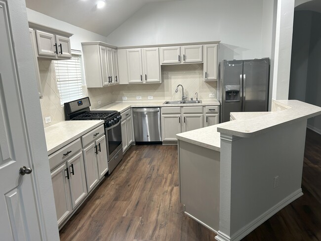 Building Photo - 3110 Keithwood Dr