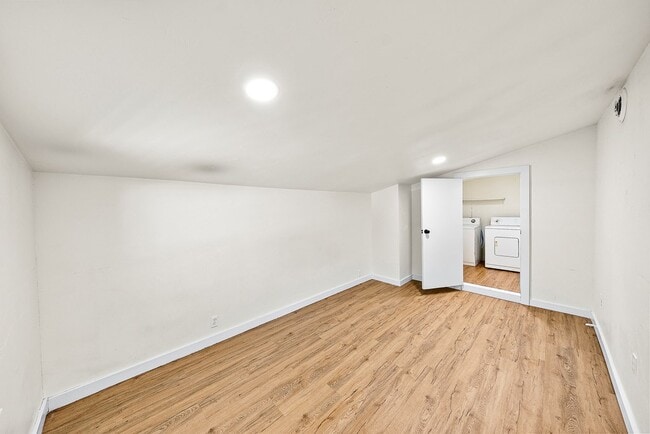 Building Photo - 612 Tanglewood Ln