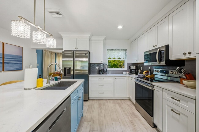 Building Photo - 10861 62nd Ave N