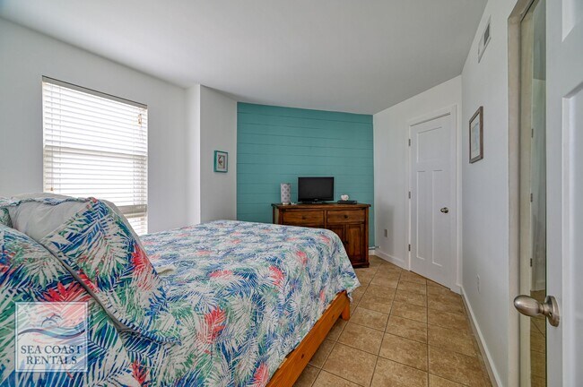 Building Photo - St Regis 3201 @ 2000 New River Inlet Rd