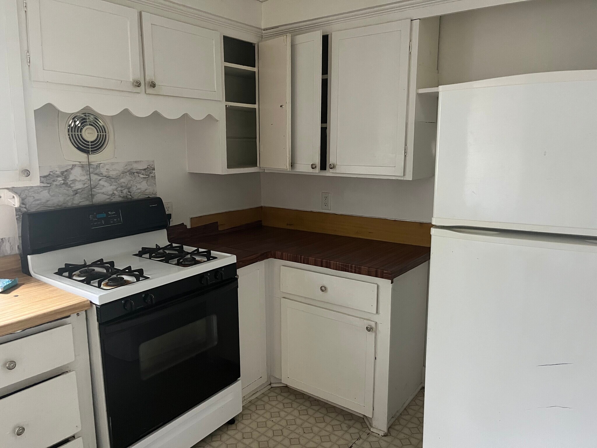 Building Photo - 68 2nd St