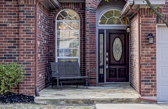 Building Photo - 6005 Sierra Leon