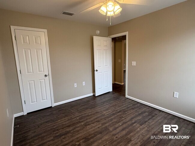 Building Photo - 14287 Lexington Dr