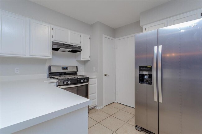 Building Photo - 13207 Vendrell Dr