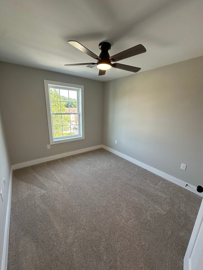 Building Photo - 17 Wortz Dr