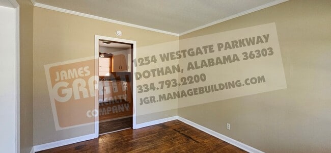 Building Photo - 2004 Roebuck St