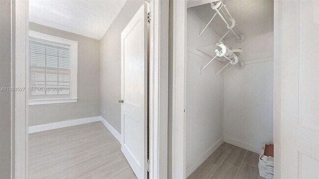 Building Photo - 433 NW 25th Ave