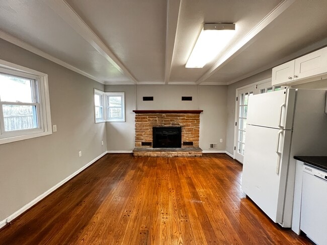 Building Photo - 12623 Farnell Dr
