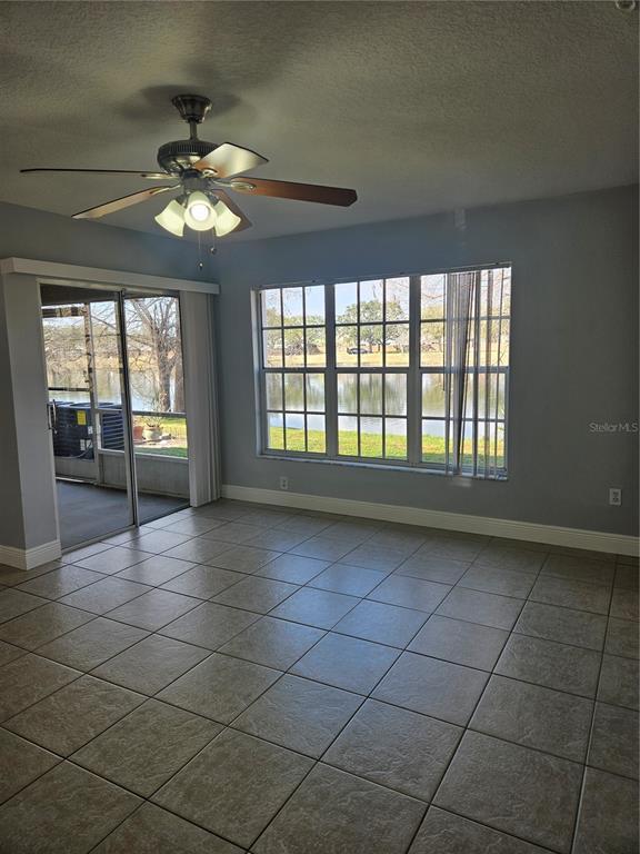 Building Photo - 2321 Water View Loop