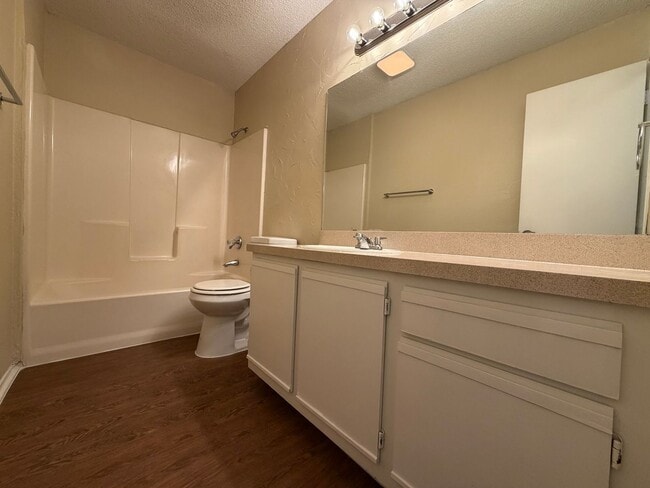 Building Photo - AVAILABLE NOW 3 BEDROOM 2 BATH DUPLEX IN NORTH RICHLAND HILLS