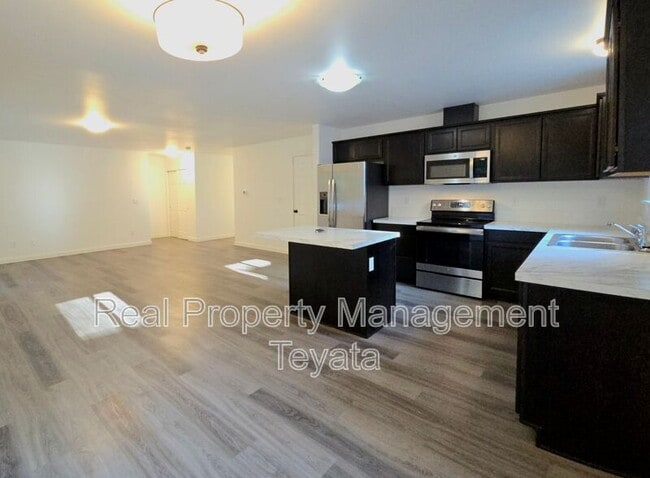 Building Photo - 6270 Fernridge Dr