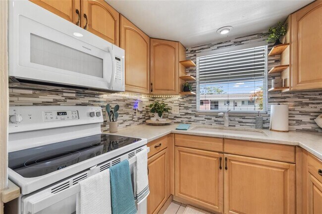 Building Photo - 4580 Overlook Dr NE