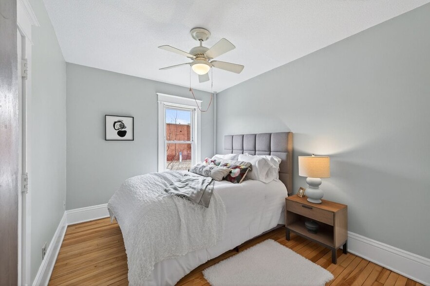 Building Photo - 722 Grand Ave