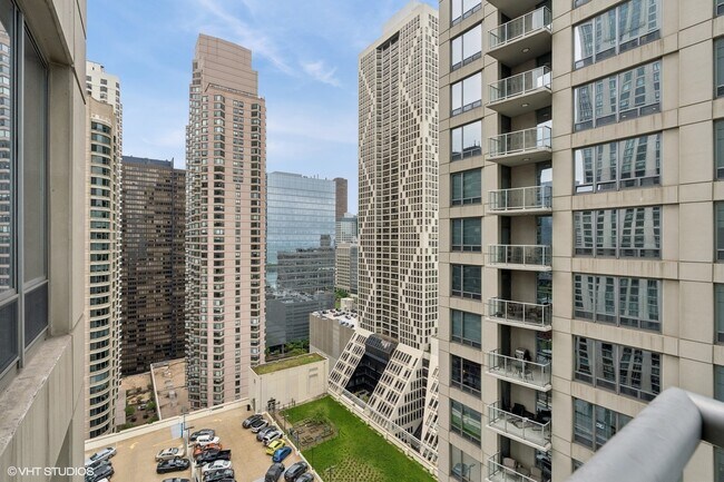 Building Photo - 600 N Lake Shore Dr