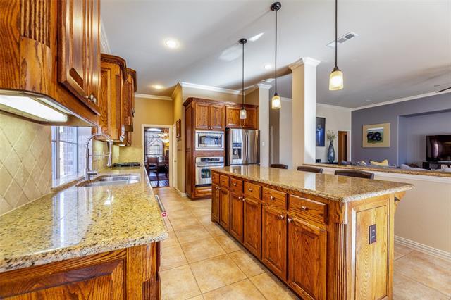 Building Photo - 920 Fannin Dr