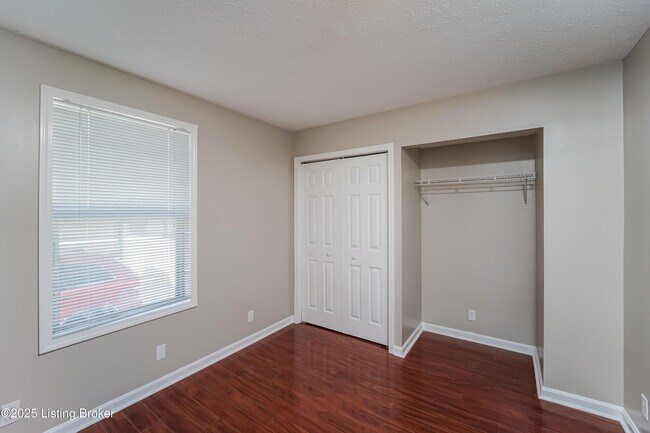 Building Photo - 3815 Hillcross Dr