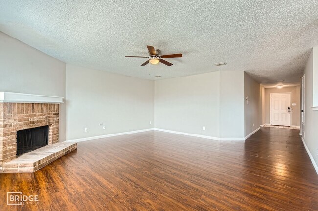 Building Photo - 1395 Stewart Dr