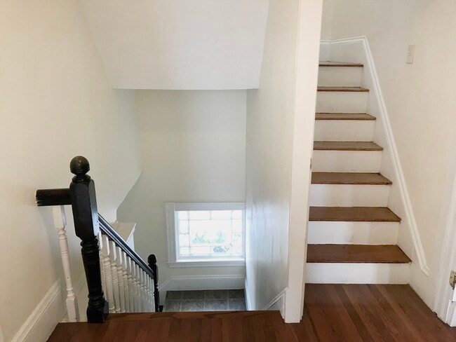 Building Photo - 113 Ashland St