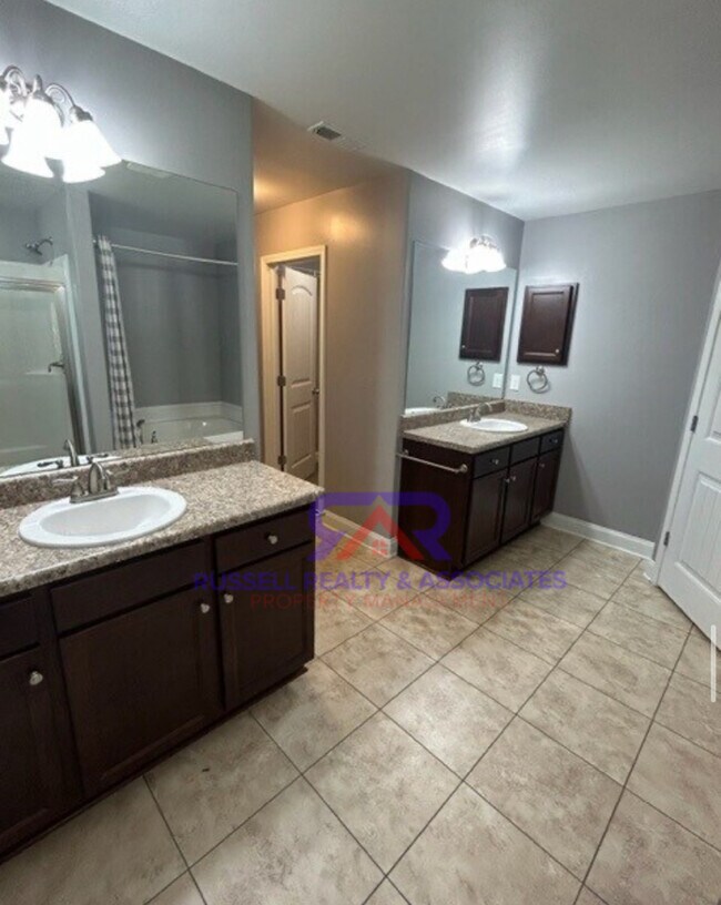 Building Photo - 4 Bedroom, 3 Bath Montevallo Home!