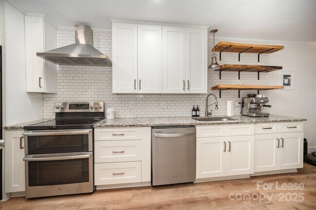 Building Photo - 4611 Hedgemore Dr