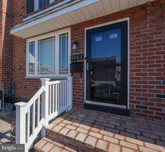 Building Photo - 3161 S Sydenham St