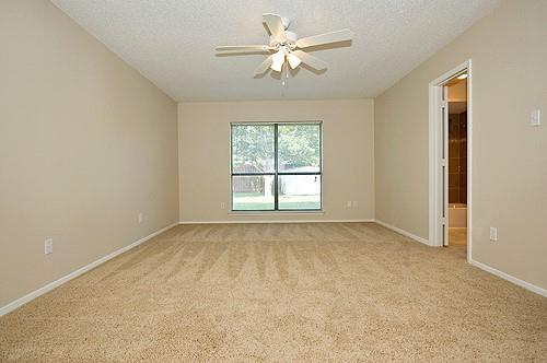Building Photo - 5309 Maple Ct
