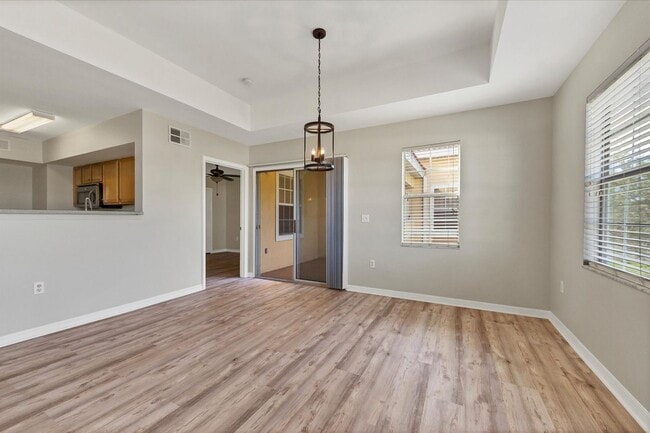 Building Photo - Updated 2/2 unit becoming available now for annual rent starting