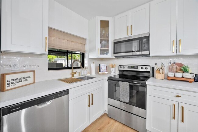 Building Photo - 4208 Monroe St