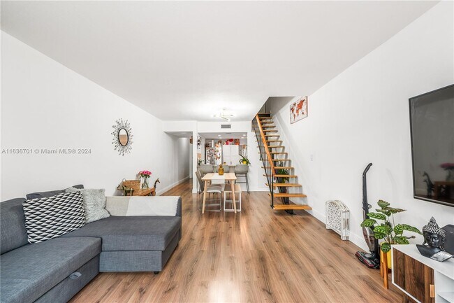 Building Photo - 1141 SW 105th Ave