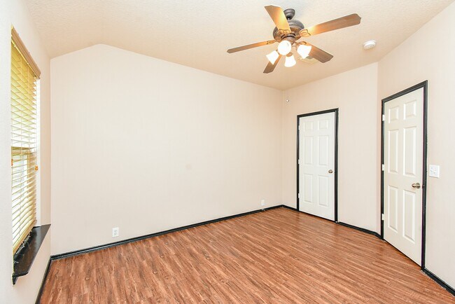 Building Photo - 11743 Berkway Trail
