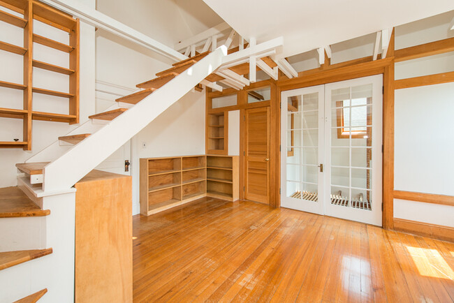 Building Photo - 124 Lexington Ave