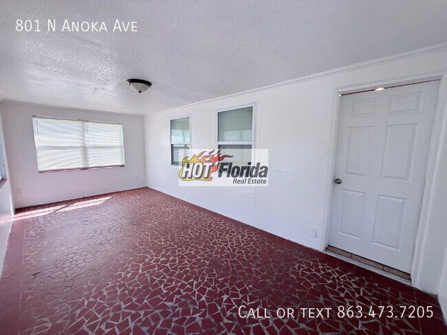 Building Photo - 801 N Anoka Ave