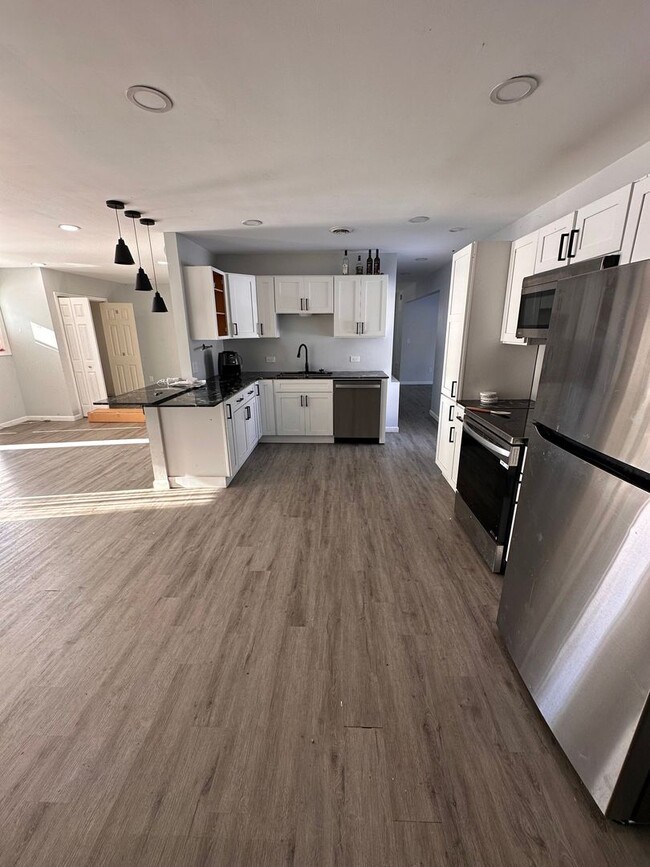 Primary Photo - 3 Bedroom house