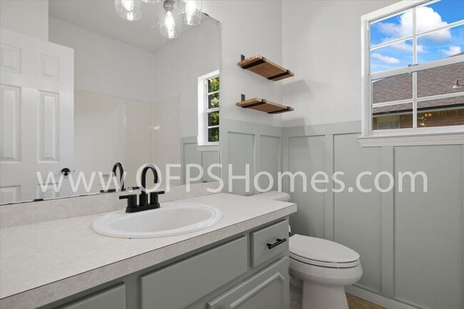 Building Photo - 1714 Evans Ct