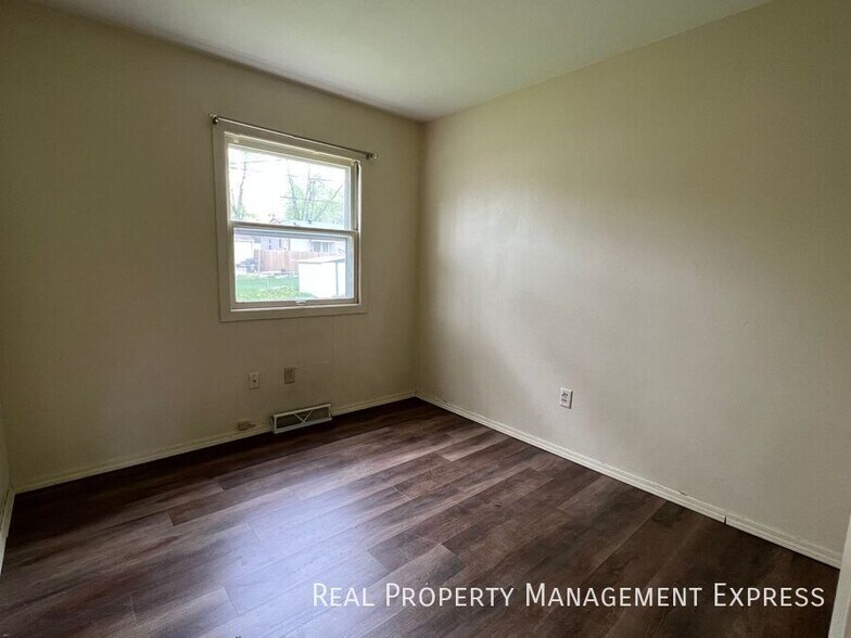 Building Photo - Charming 4 bed 2 Bath Home