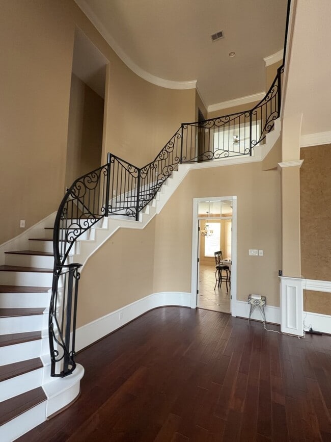 Building Photo - 16410 Emilia Ct